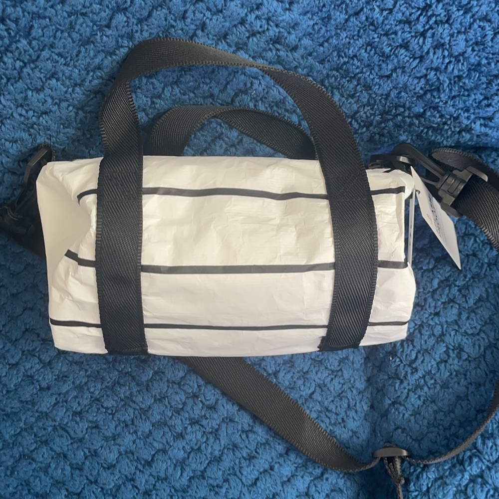 ❤️❤️SOLD❤️🥵ALOHA Mini Duffle Bag 3in 1 - Picture 4 of 5